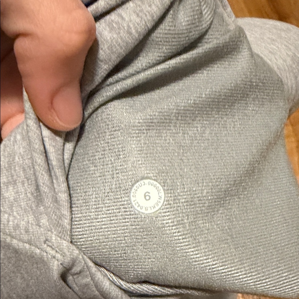 Lulu lemon Light Grey Athletic Joggers - Picture 6 of 6